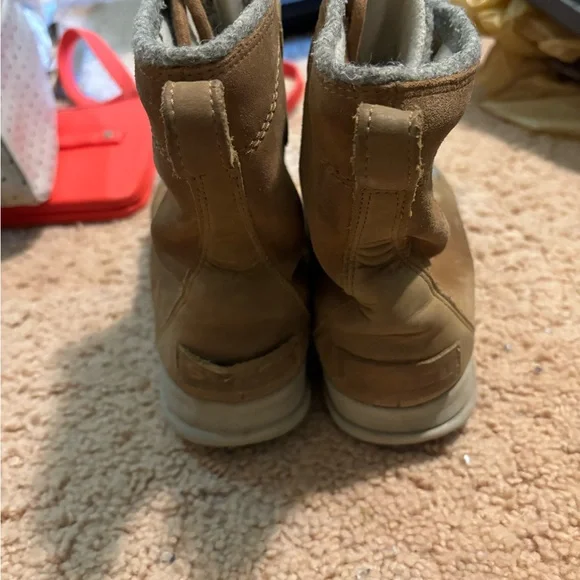 Sorel explore Joan boot. Size 9 - Picture 3 of 8